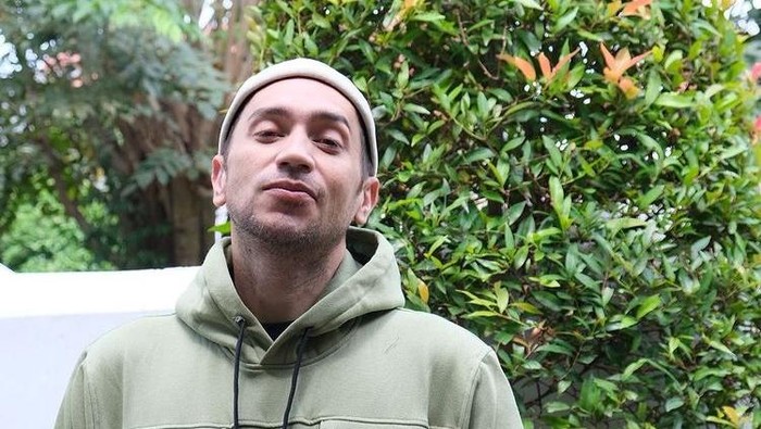 Kecelakaan Tragis Gary Iskak: Motor Yamaha RX King Tabrak Pohon, Akhir Tragis untuk Aktor Terkenal