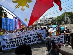 Warga Filipina Demo Ganas, Tangkap Penjahat Korupsi Proyek Banjir!