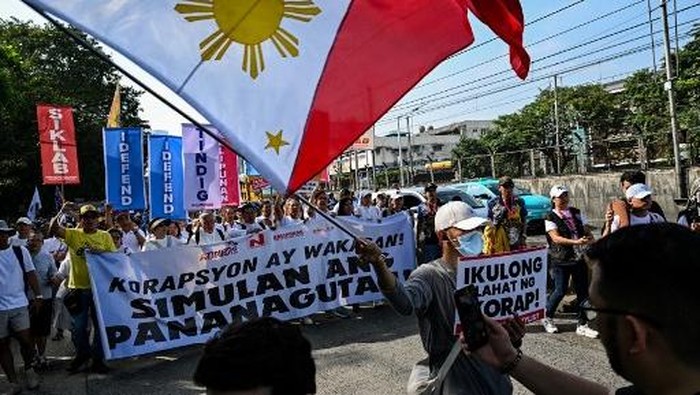 Warga Filipina Demo Ganas, Tangkap Penjahat Korupsi Proyek Banjir!