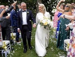 **Albanese: PM Australia Pertama yang Menikah Saat Menjabat, Sebuah Langkah Historis**