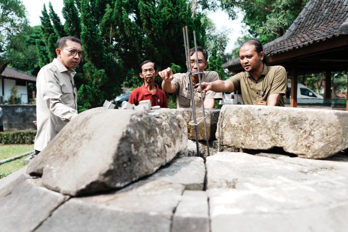 Fadli Zon Tinjau Borobudur, Dorong Percepatan Revitalisasi Kompleks Candi - Update 1