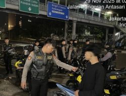 **Patroli Polisi Sisir Jakarta, 17 Pemuda Bersenjata Tawuran Diamankan di Jaktim**