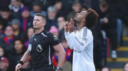 **Setelah Setahun Tanpa Gol, Joshua Zirkzee ‘Buka Puasa’ di Selhurst Park**