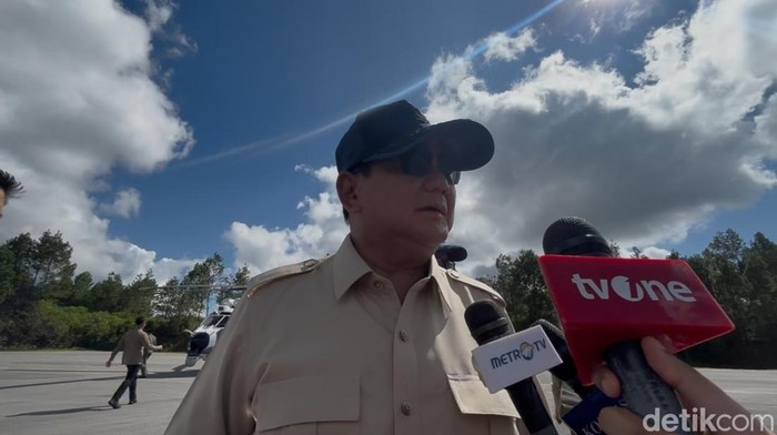 **Prabowo Sempat Temui Pengungsi di Tapteng: Mereka Masih Syok, Pemerintah Janji Bantu maksimal**