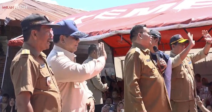 Prabowo Geleng Kepala, Bupati Aceh Sebut 'Presiden Seumur Hidup'!