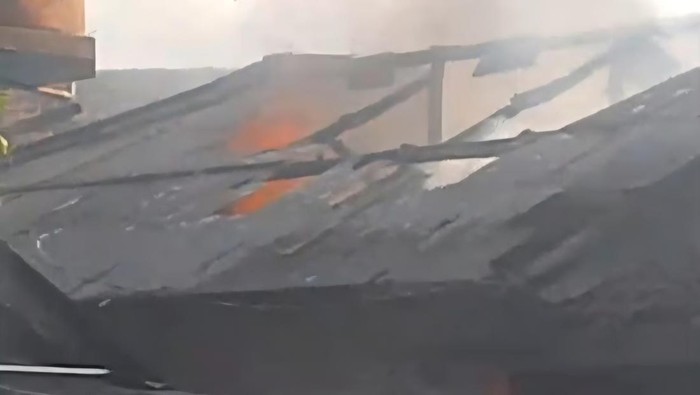 Jasinga Bogor dalam Kebakaran: Rumah dan 2 Motor Terbakar, Diduga Korsleting Listrik