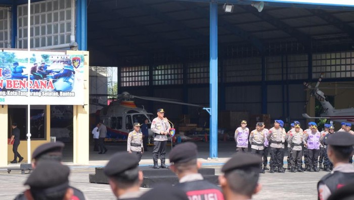 Polri Gelontorkan 15 Helikopter & 9 Kapal, Bantuan Darurat untuk Korban Bencana Sumatera