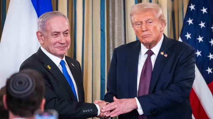 Trump Peringatkan Israel: Jangan Intervensi di Suriah!