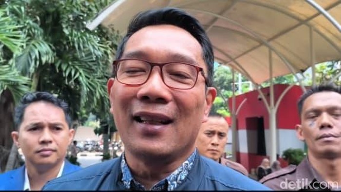 **Ridwan Kamil Hadir di KPK, Diperiksa atas Kasus Korupsi Pengadaan Iklan**