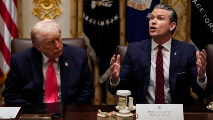 Ngantuk Berat, Trump Ketiduran Saat Rapat Kabinet: Reaksi Heboh Publik!