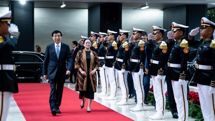 **Puan-Ketua MPR China Bertemu, Bahas Bencana Alam hingga Konflik Global**