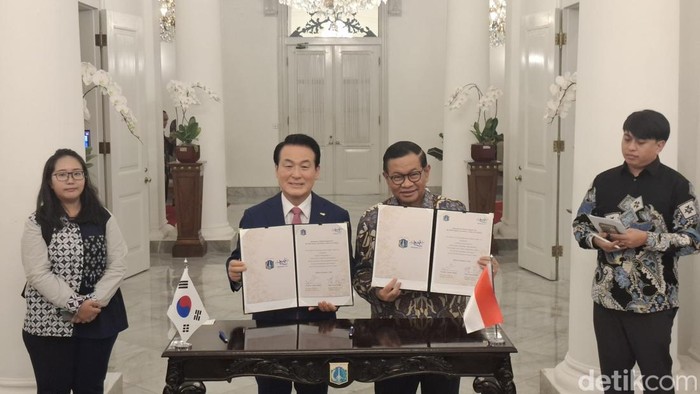 Pramono Dukung Nonsan, Target 20 Ton Stroberi Menuju Puncak Ekspor!