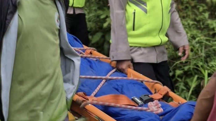 Sandal Jepit dan Tragedi Merapi: 3 Pendaki Ilegal, 1 Tewas