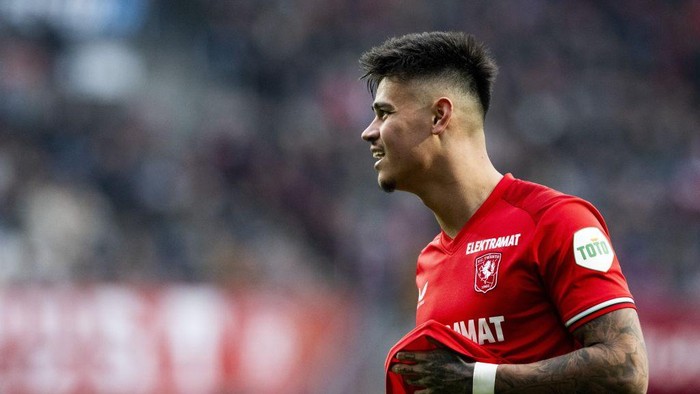 **Mees Hilgers dan Twente Siap Duduk Bareng untuk Cari Solusi Kontrak**