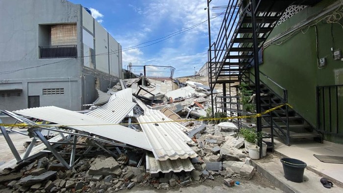 **Gedung Parkir 2 Lantai di Koja Roboh, BPBD Sedang Selidiki Penyebabnya**