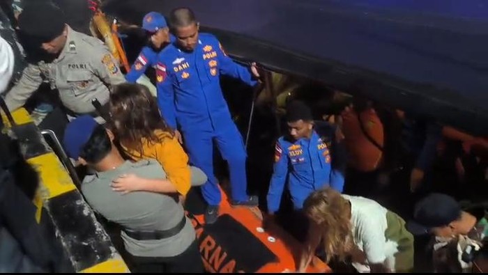 Serpihan Kapal Tenggelam di Labuhan Bajo Ditemukan, 4 WN Spanyol Masih Hilang: Misteri Terus Berkubang