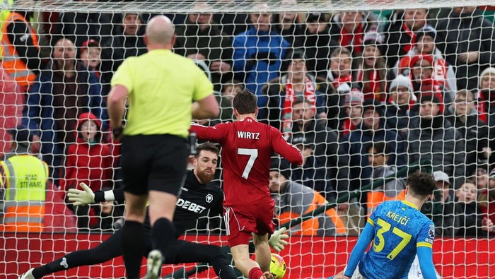 Liverpool Menggempur Wolves 2-0 di Babak I