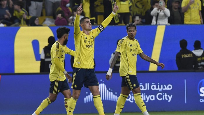 “Gol Ganda Ronaldo Membuat Al Nassr Vs Al Akhdoud Bersejarah, Global One Menang 3-0 dengan Kekuatan Cedera”