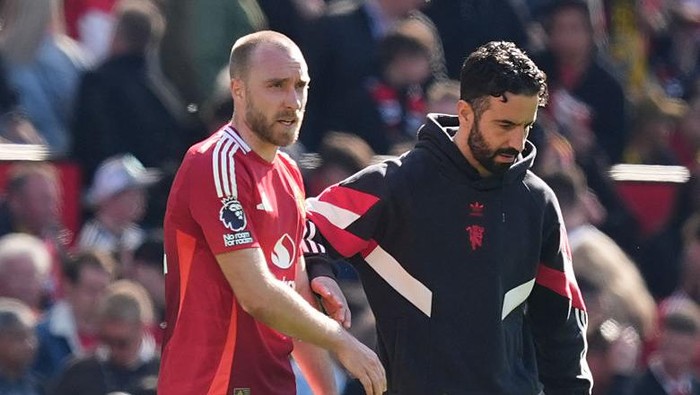 **Eriksen Kritisi Gaya Komunikasi Amorim di MU: Drama yang Tak Perlu?**