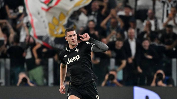 Barcelona Merancang Strategi untuk Rekrut Vlahovic sebagai Pengganti Lewandowski?