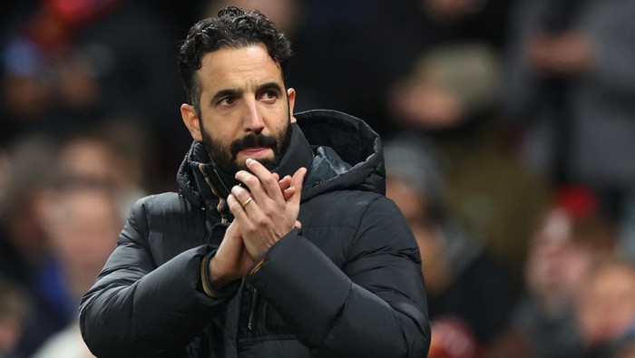 **Amorim Tetap Fokus, Ubah Formasi Manchester United Bukan Karena Tekanan Luar!**