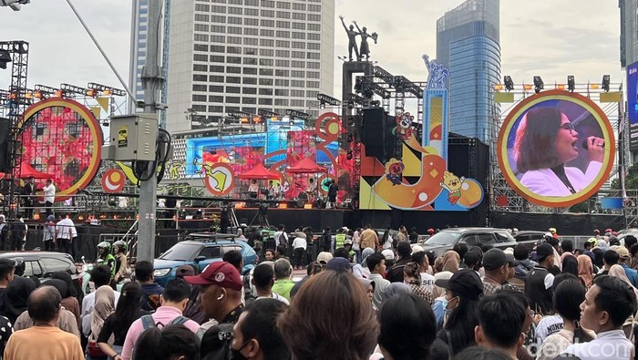 Warga Mulai Berdatangan, Begini Suasana Bundaran HI Menjelang tahun Baru 2026