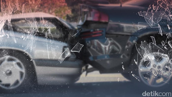 **Tabrakan Beruntun di Tangsel: Pemobil Ribut dengan Pacar Saat Nyetir, 5 Mobil Terlibat**
