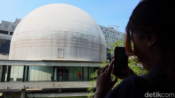 “Jakpro Buka Suara: Calo Tiket Planetarium Jakarta, Krisis Kepercayaan Masyarakat!”