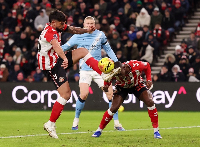 **Sunderland Vs Man City Sama Kuat 0-0 di Paruh Babak: Pertandingan Ketat di Stadium of Light**