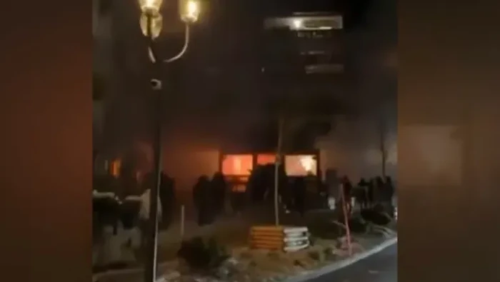 Bencana di Puncak Gunung: Kisah Nyata Nelayan Selamatkan Kapal tenggelam di Laut