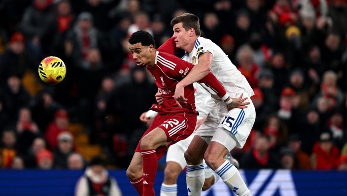 **Hugo Ekitike Terlepas dari Peluang Emas di Anfield vs Leeds**