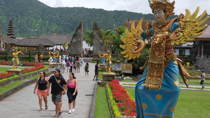 “Bali Gelar Pemeriksaan Rekening Turis Asing, Kebijakan Baru untuk 2026”