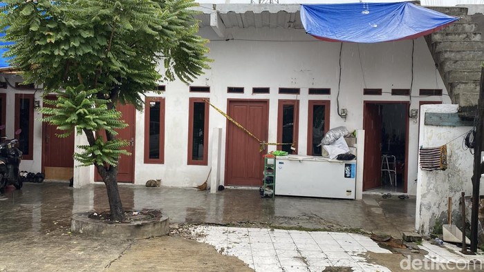 Tragedi Mengerikan: 3 Anggota Keluarga Tewas di Rumah Kontrakan Jakut, Polisi Pasangi Garis!