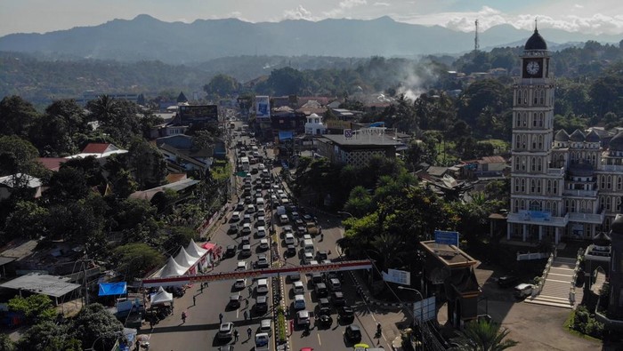 **Cara Polres Bogor Antisipasi Macet Selama Libur Natal-Tahun Baru di Puncak, Penerapan Sistem yang Cerdas**