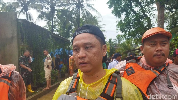 **Ketua DPRD Pandeglang Serukan Aksi Darurat untuk Banjir, Desak Pemkab Temukan Solusi Permanen**
