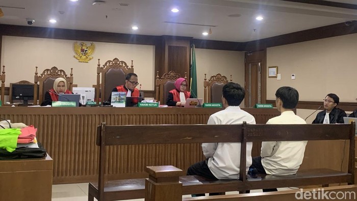 4 Terdakwa Demo Ricuh Agustus Dituntut 10 Bulan hingga 1 Tahun Penjara: Sidang Pusat Jakarta Gelar Tuntutan