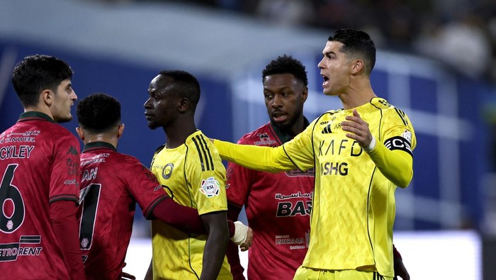 Ronaldo Kocakkan Pertahanan Lawan! Al Nassr Kukuhkan Keunggulan 3-0