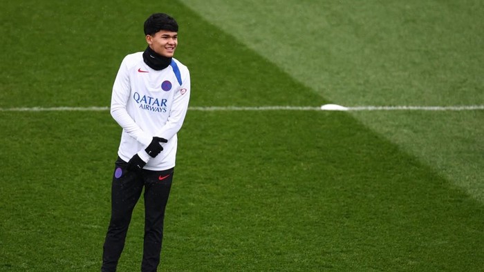 “Hansi Flick Kecewa Dro Fernandez Pindah ke PSG: Tragedi Transfer atau Strategi Cerdas?”