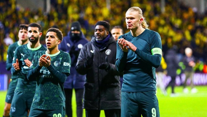 Neville: City Jauh dari Kata Bagus, Namun Tetap Bersaing dengan Arsenal