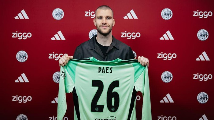 **Resmi! Maarten Paes Bergabung dengan Ajax Amsterdam, Kontrak 3,5 Tahun Diteken**
