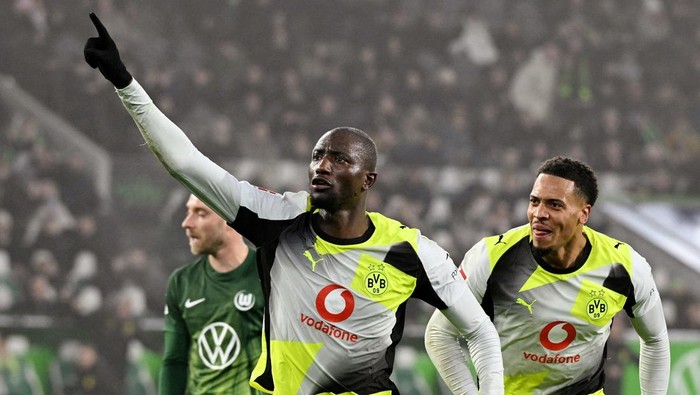 **Wolfsburg Vs Dortmund: Die Borussen Menang Tipis 2-1, Namun Pertanyaan Besar Tetap Terbuka!**