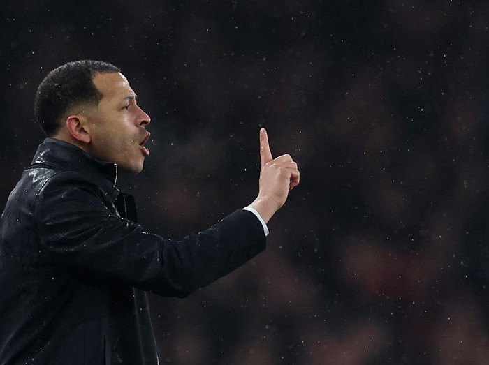 “Liam Rosenior: Pemain Chelsea yang Membuat Rekor Tanpa Sengaja, Heboh!”