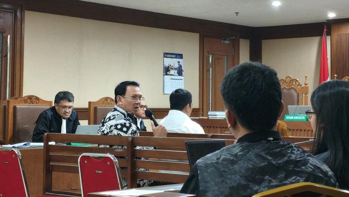 Ahok Heran Ditanya LNG Sebelum Jadi Komut Pertamina: Apa yang Sebenarnya Terjadi?