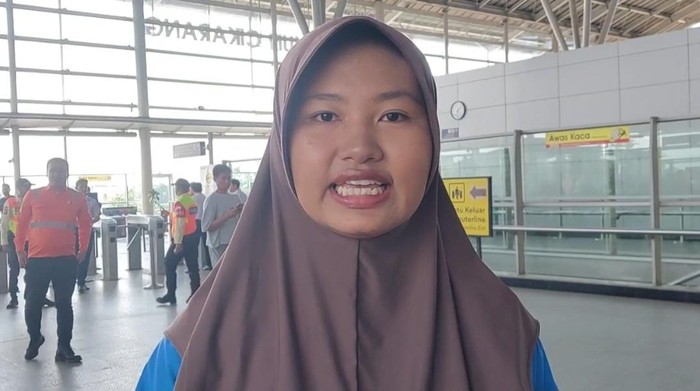 Rizuka, Penumpang KRL, Pilih Gerbong Tengah Setelah Kecelakaan di Bekasi