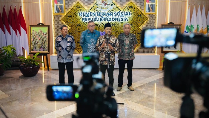 “Kemensos Bentuk Tim Khusus Dalami Pengadaan Sepatu Sekolah Rakyat, Ini Fakta Mengejutkan!”
